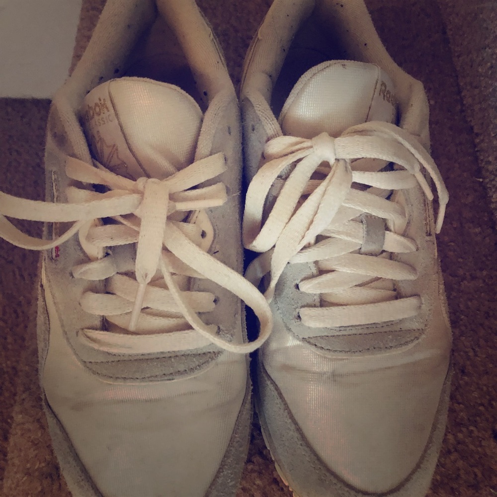 ‼️‼️‼️ SALE‼️‼️‼️ Reebok white bae!